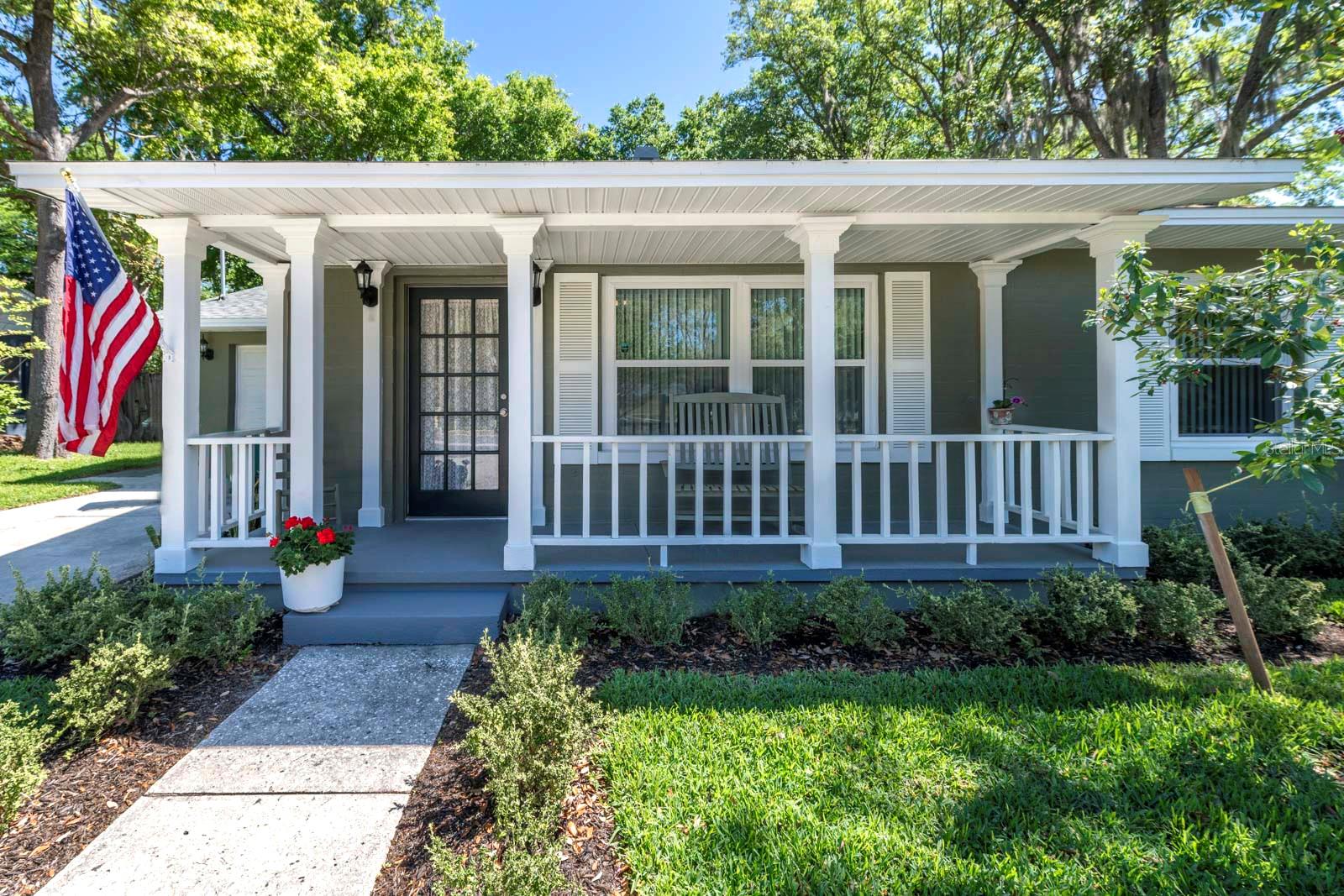 1210 N DONNELLY ST, MOUNT DORA, FL, 32757