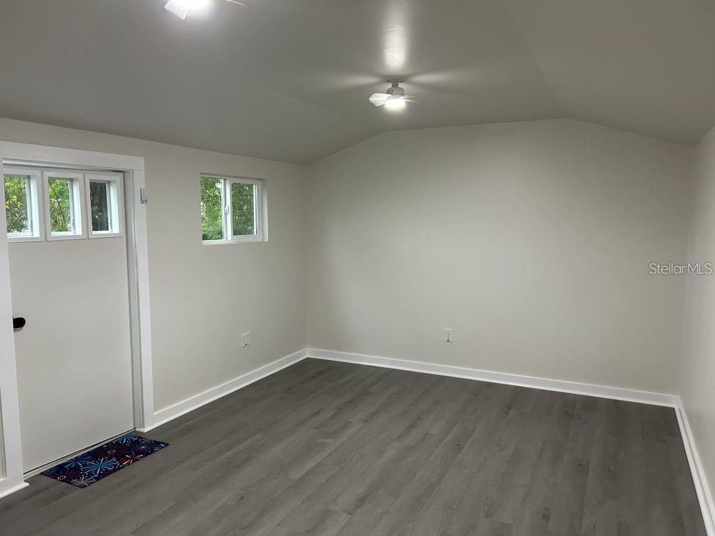 1210 N DONNELLY ST, MOUNT DORA, FL, 32757