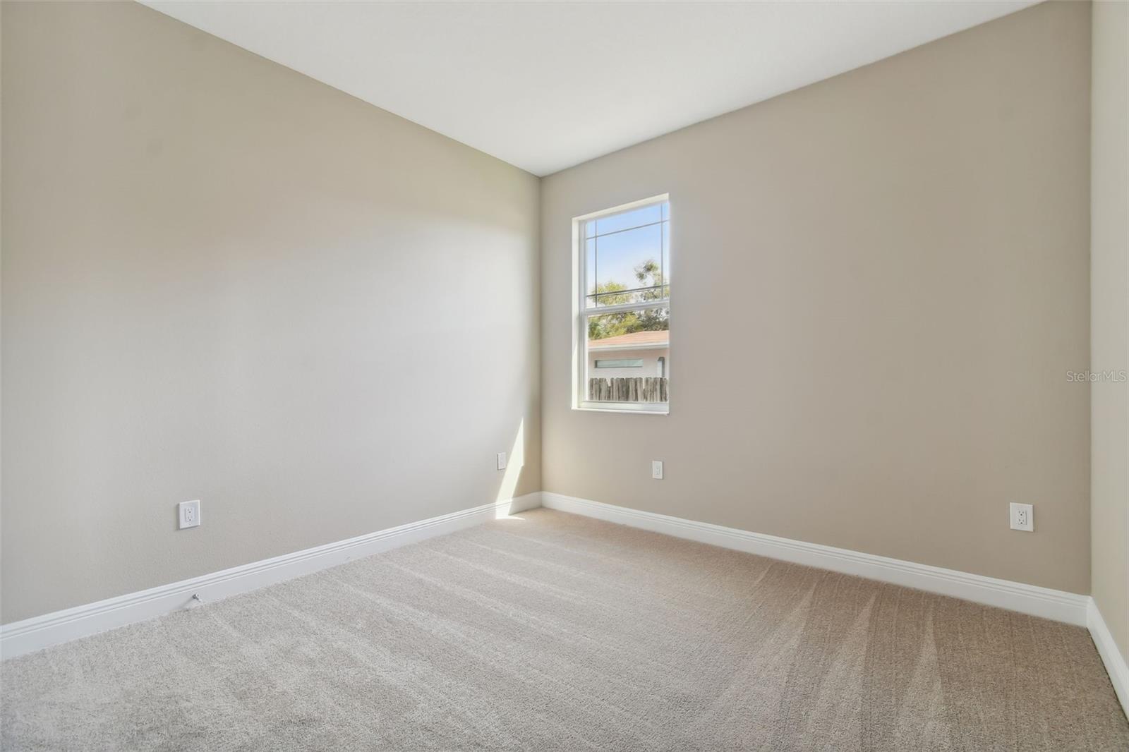 TB8483468 Property Photo