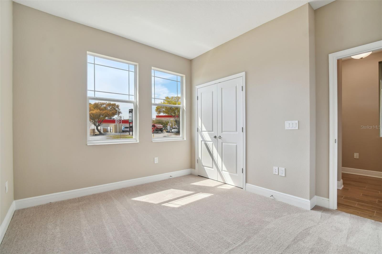 TB8483468 Property Photo