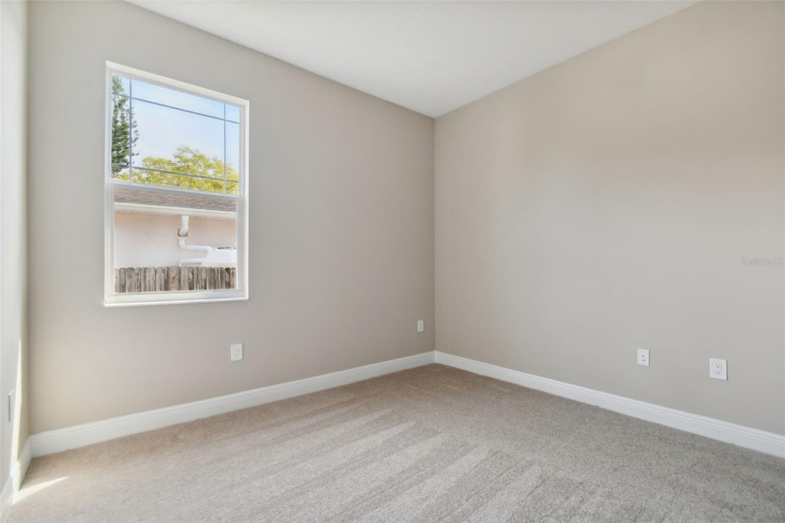 TB8483468 Property Photo