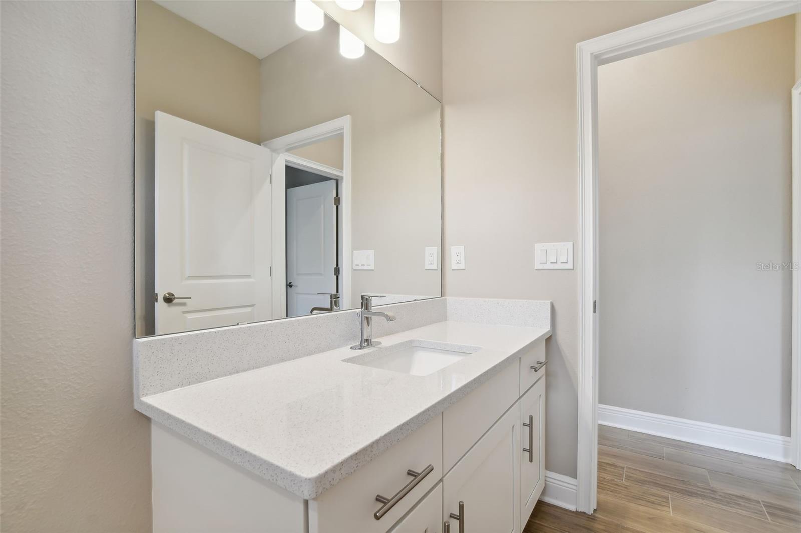 TB8483468 Property Photo