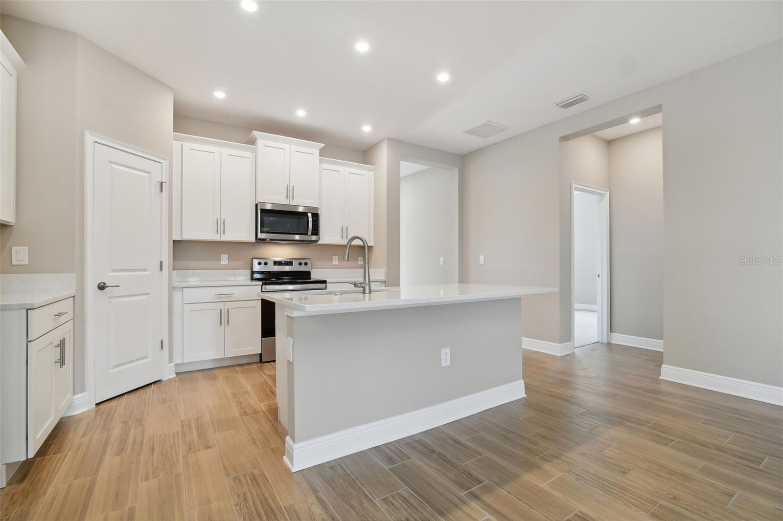 TB8483468 Property Photo