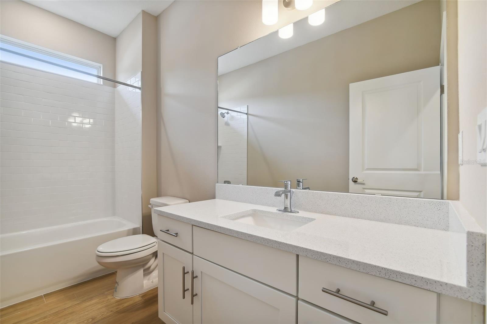 TB8483468 Property Photo