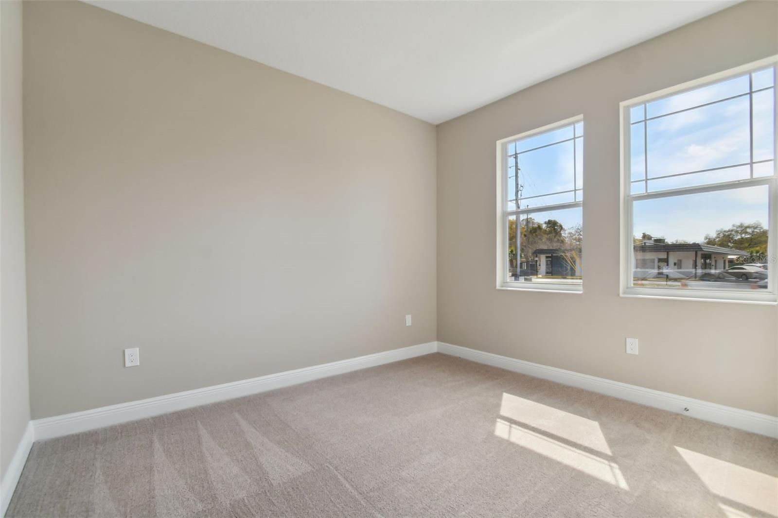 TB8483468 Property Photo