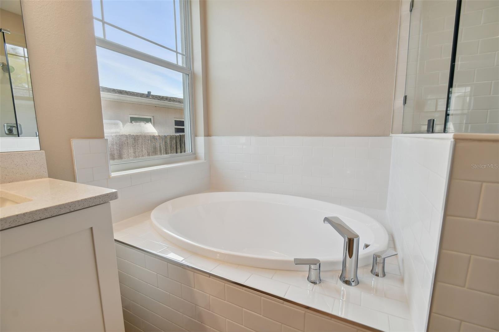 TB8483468 Property Photo