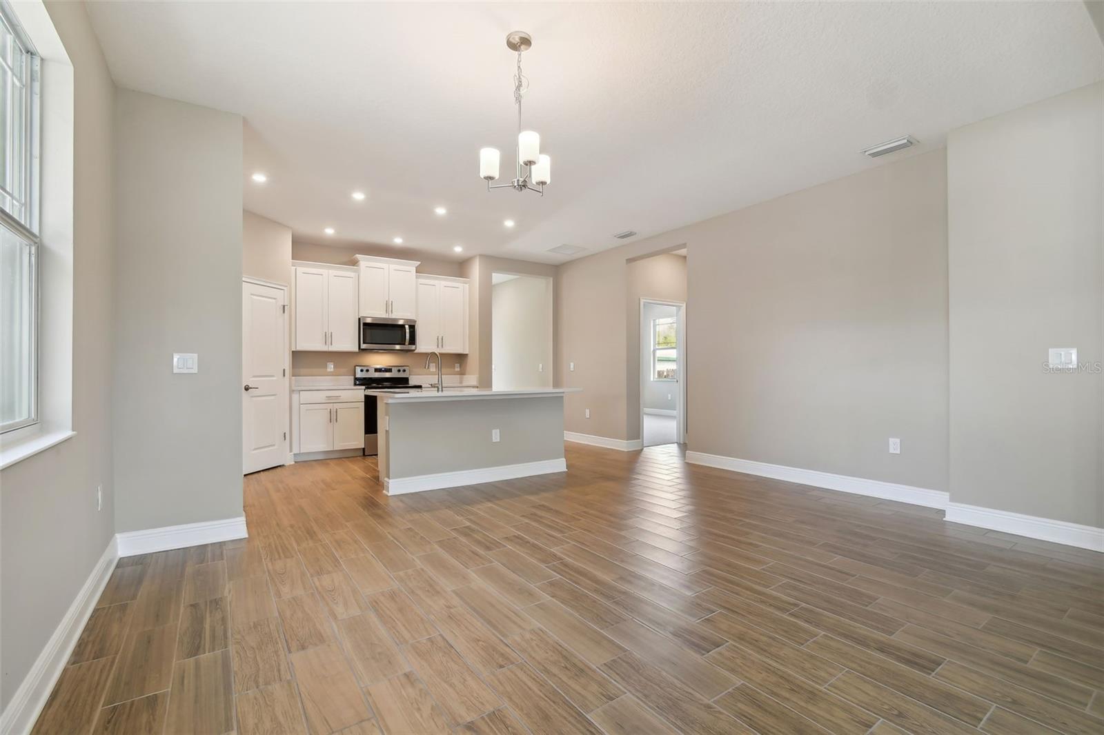 TB8483468 Property Photo