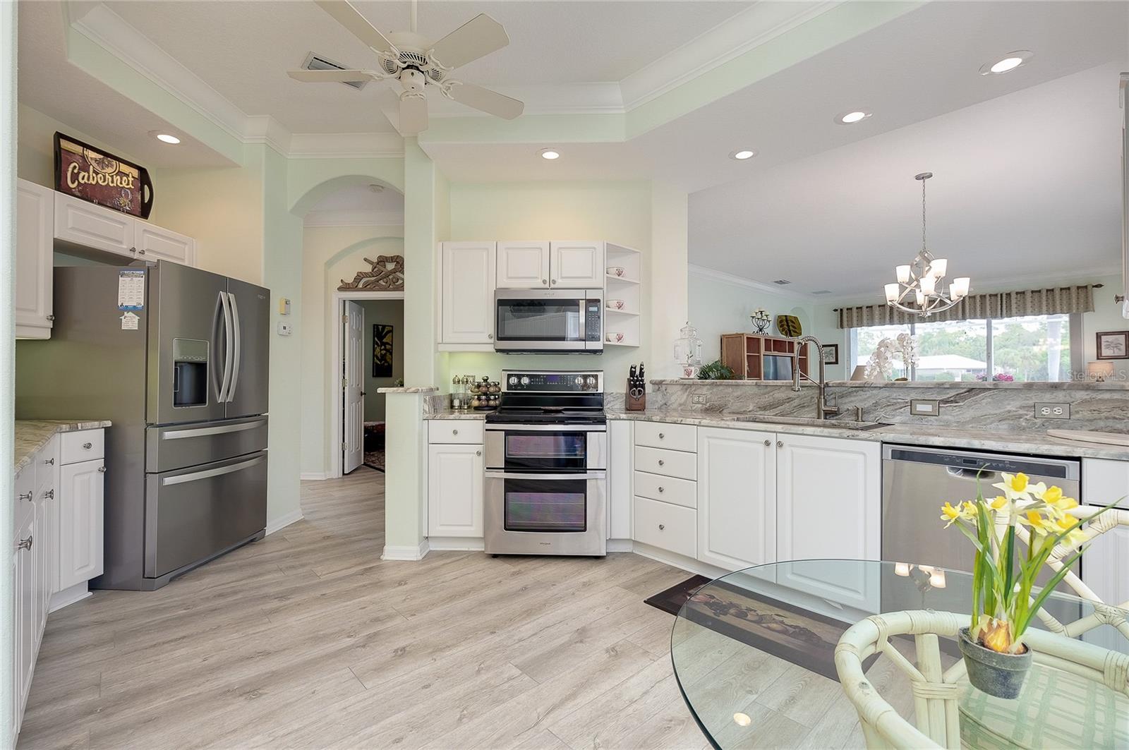 8639 54TH AVENUE CIR E, BRADENTON, FL, 34211