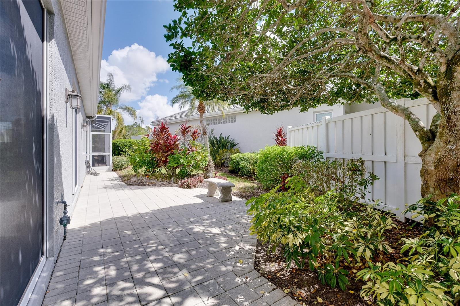 8639 54TH AVENUE CIR E, BRADENTON, FL, 34211