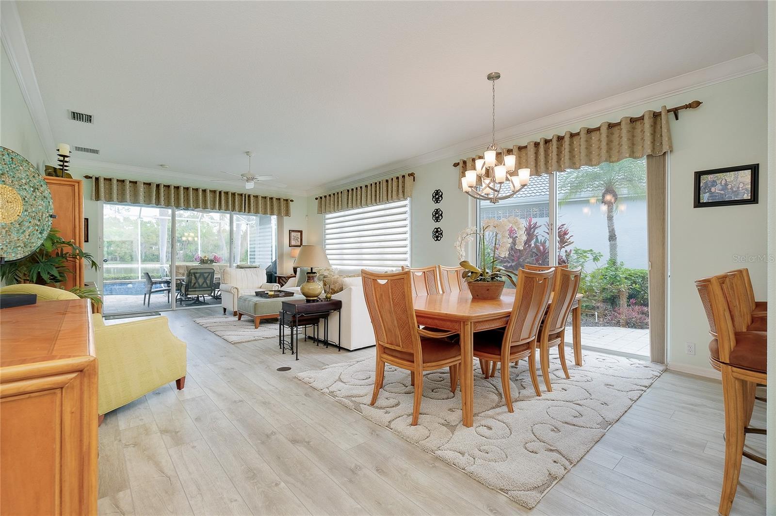 8639 54TH AVENUE CIR E, BRADENTON, FL, 34211