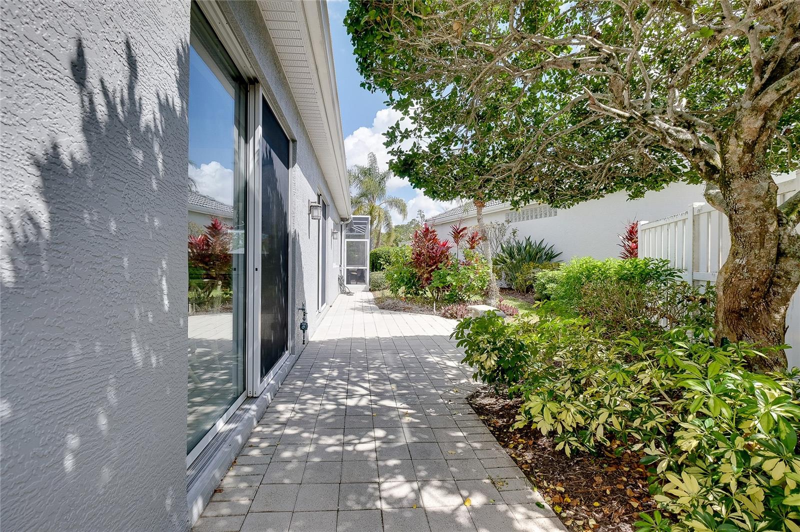 8639 54TH AVENUE CIR E, BRADENTON, FL, 34211