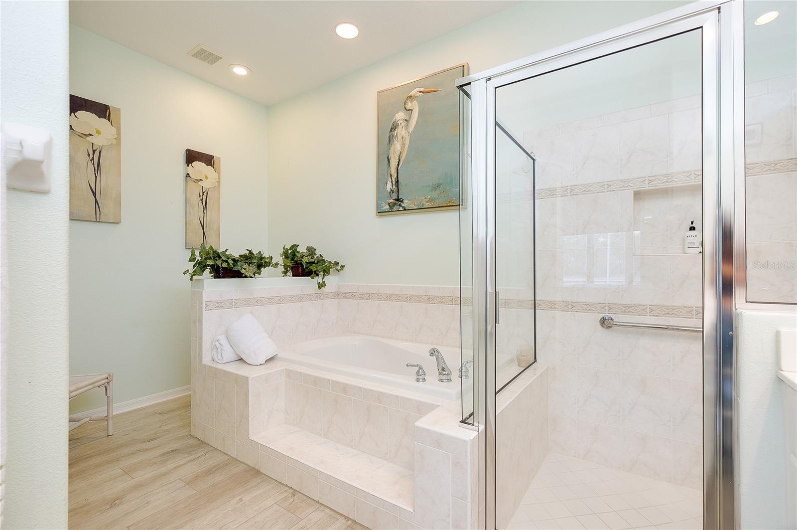 8639 54TH AVENUE CIR E, BRADENTON, FL, 34211