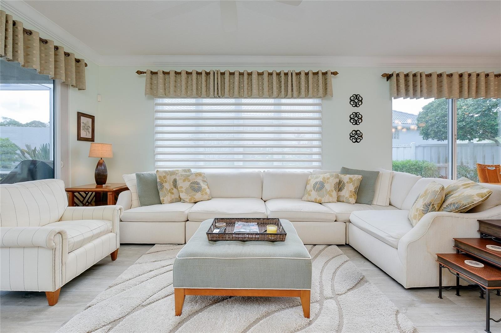 8639 54TH AVENUE CIR E, BRADENTON, FL, 34211