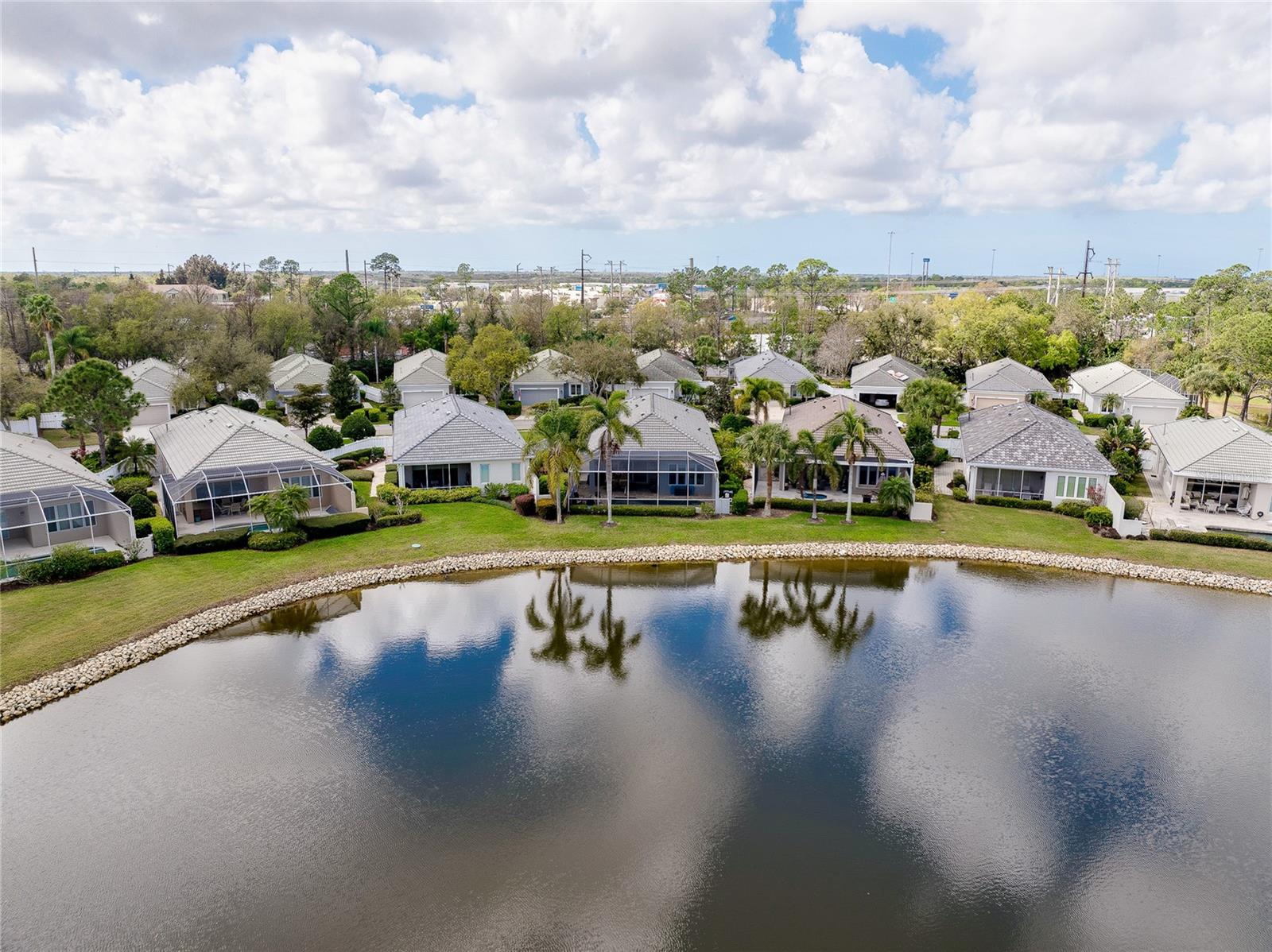 8639 54TH AVENUE CIR E, BRADENTON, FL, 34211