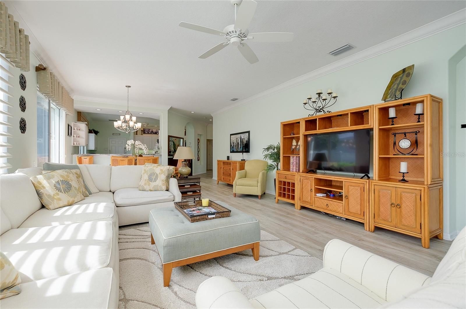 8639 54TH AVENUE CIR E, BRADENTON, FL, 34211