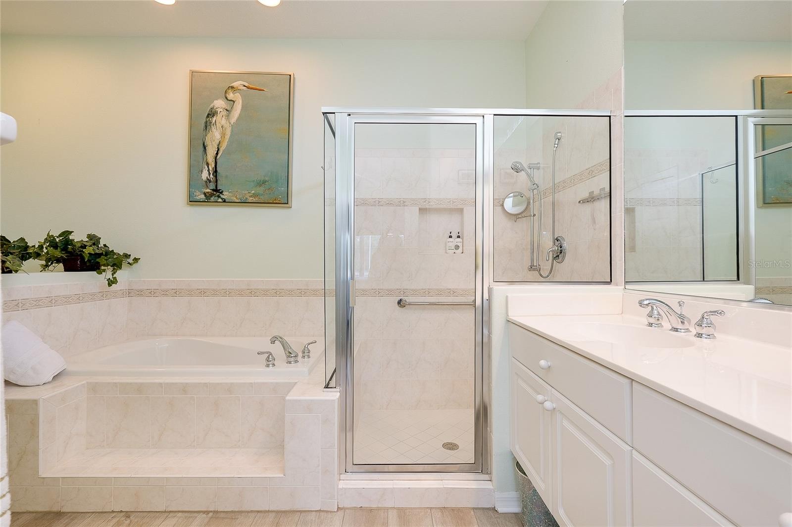 8639 54TH AVENUE CIR E, BRADENTON, FL, 34211