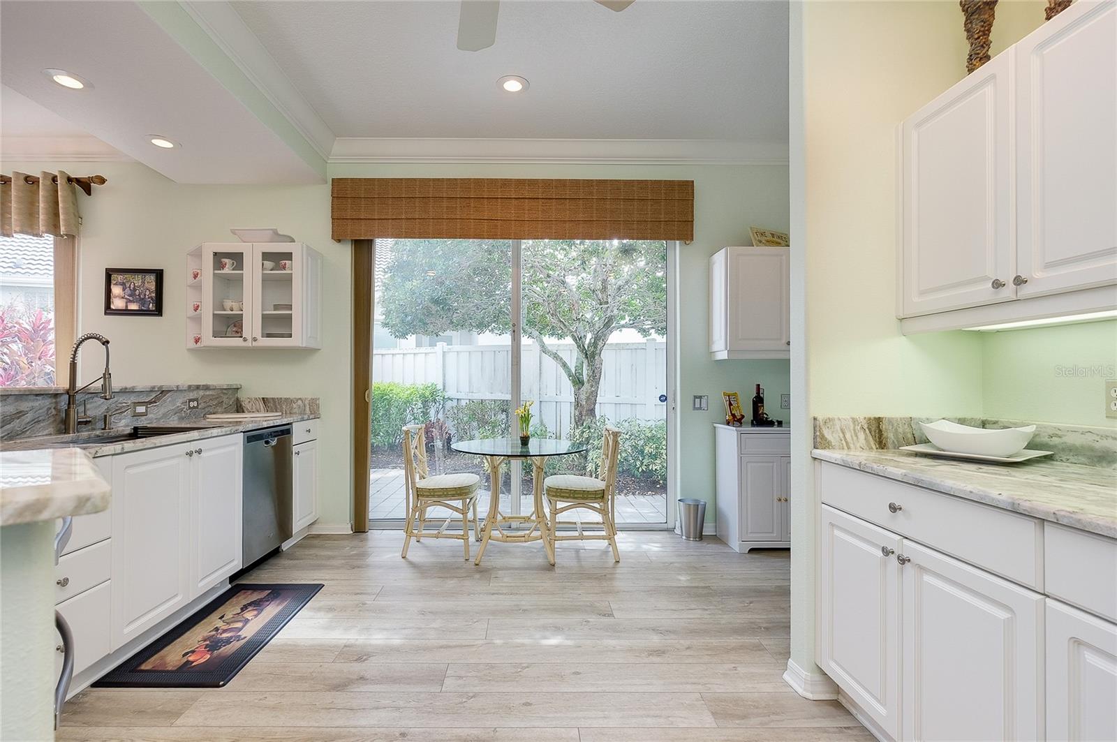 8639 54TH AVENUE CIR E, BRADENTON, FL, 34211