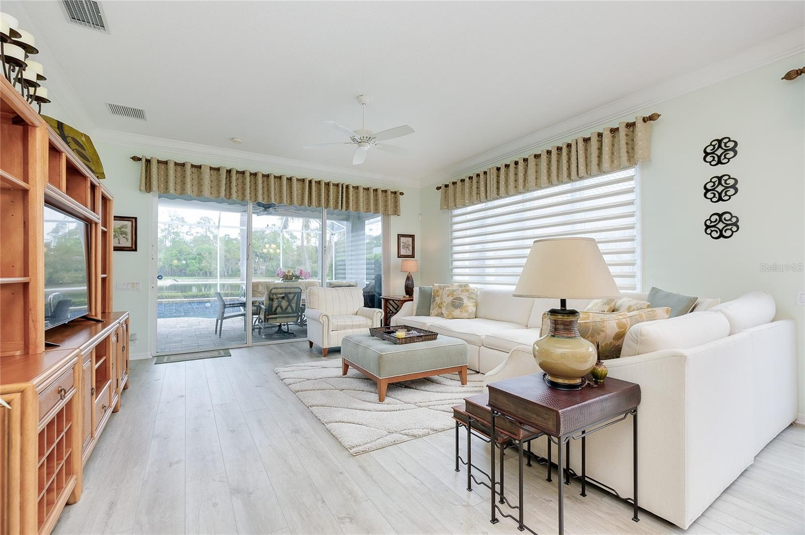 8639 54TH AVENUE CIR E, BRADENTON, FL, 34211