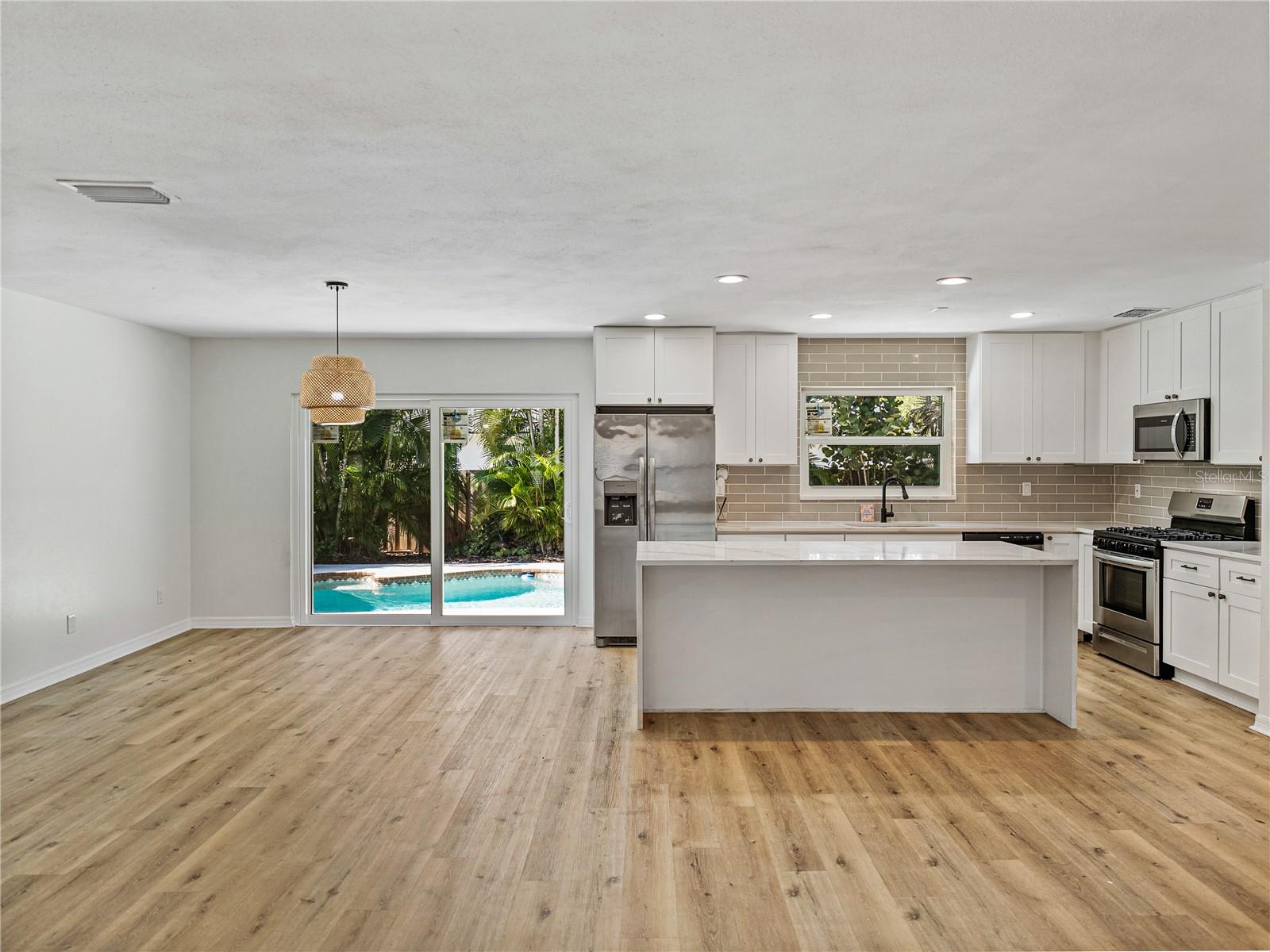 6000 19TH ST NE, ST PETERSBURG, FL, 33703