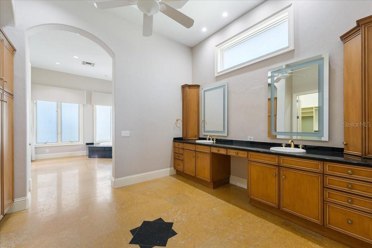5237 MAHOGANY RIDGE DR, NAPLES, FL, 34119