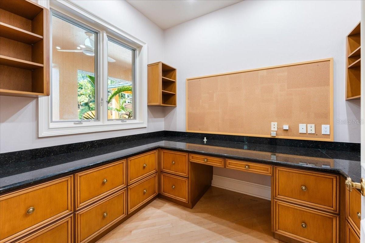 5237 MAHOGANY RIDGE DR, NAPLES, FL, 34119