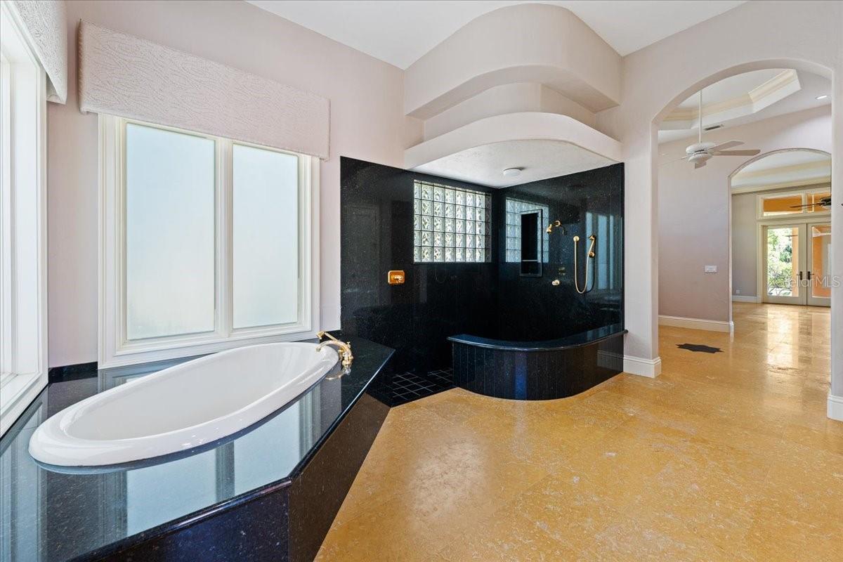 5237 MAHOGANY RIDGE DR, NAPLES, FL, 34119