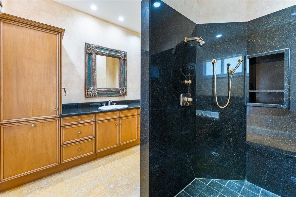 5237 MAHOGANY RIDGE DR, NAPLES, FL, 34119