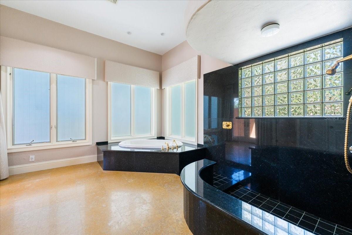 5237 MAHOGANY RIDGE DR, NAPLES, FL, 34119