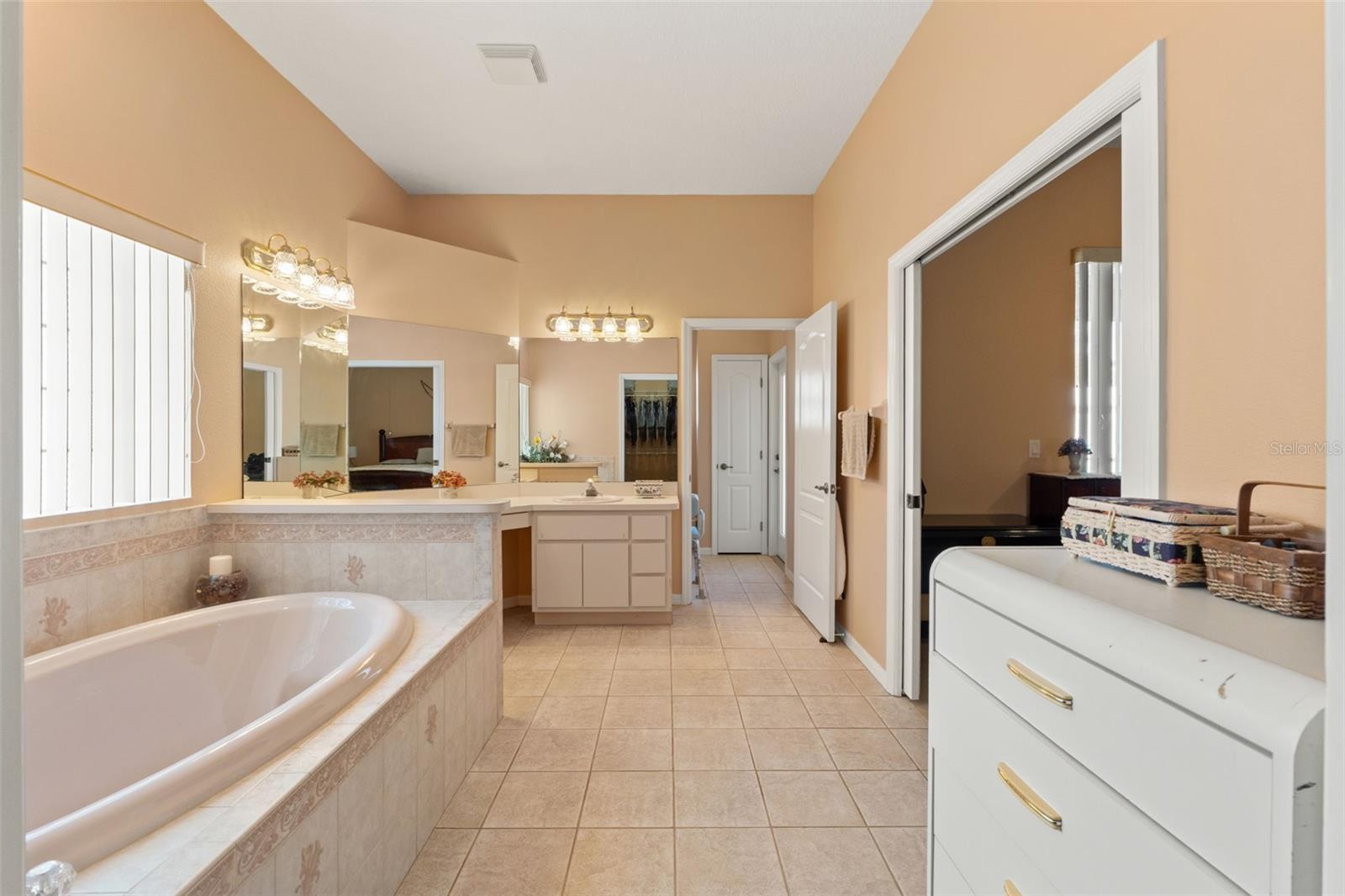 11275 FURLEY AVE, WEEKI WACHEE, FL, 34613