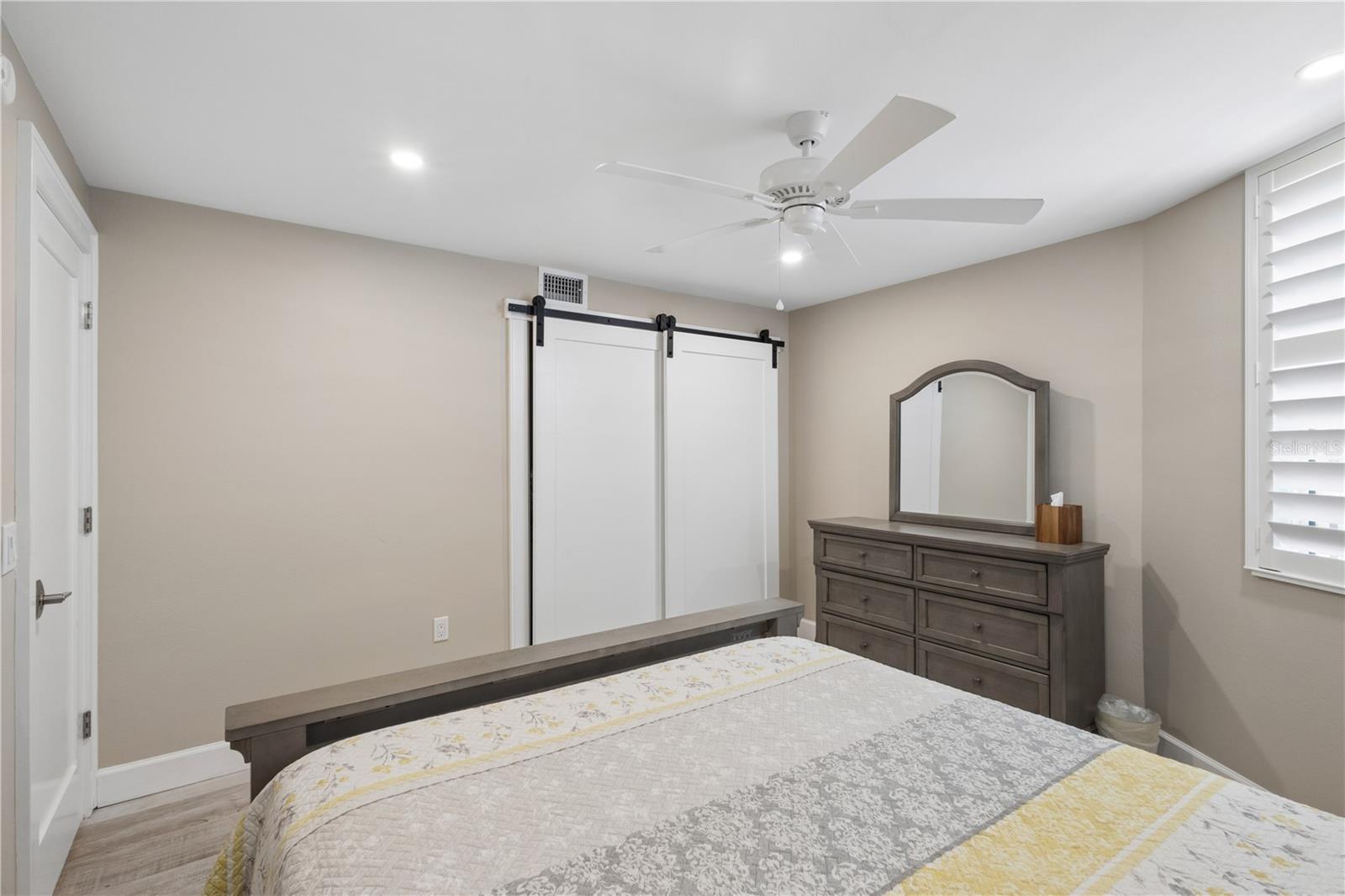 5880 MIDNIGHT PASS RD #704, SARASOTA, FL, 34242