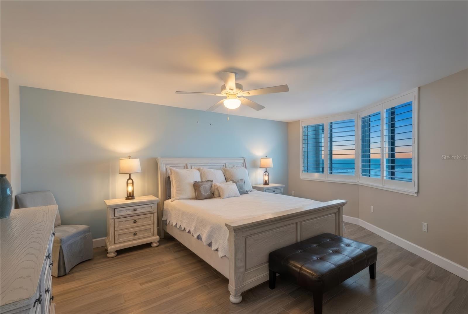 5880 MIDNIGHT PASS RD #704, SARASOTA, FL, 34242