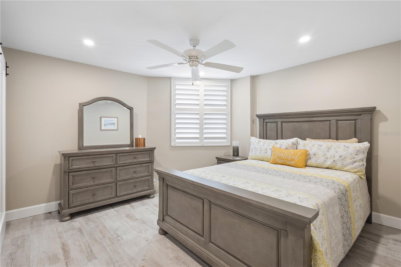 5880 MIDNIGHT PASS RD #704, SARASOTA, FL, 34242