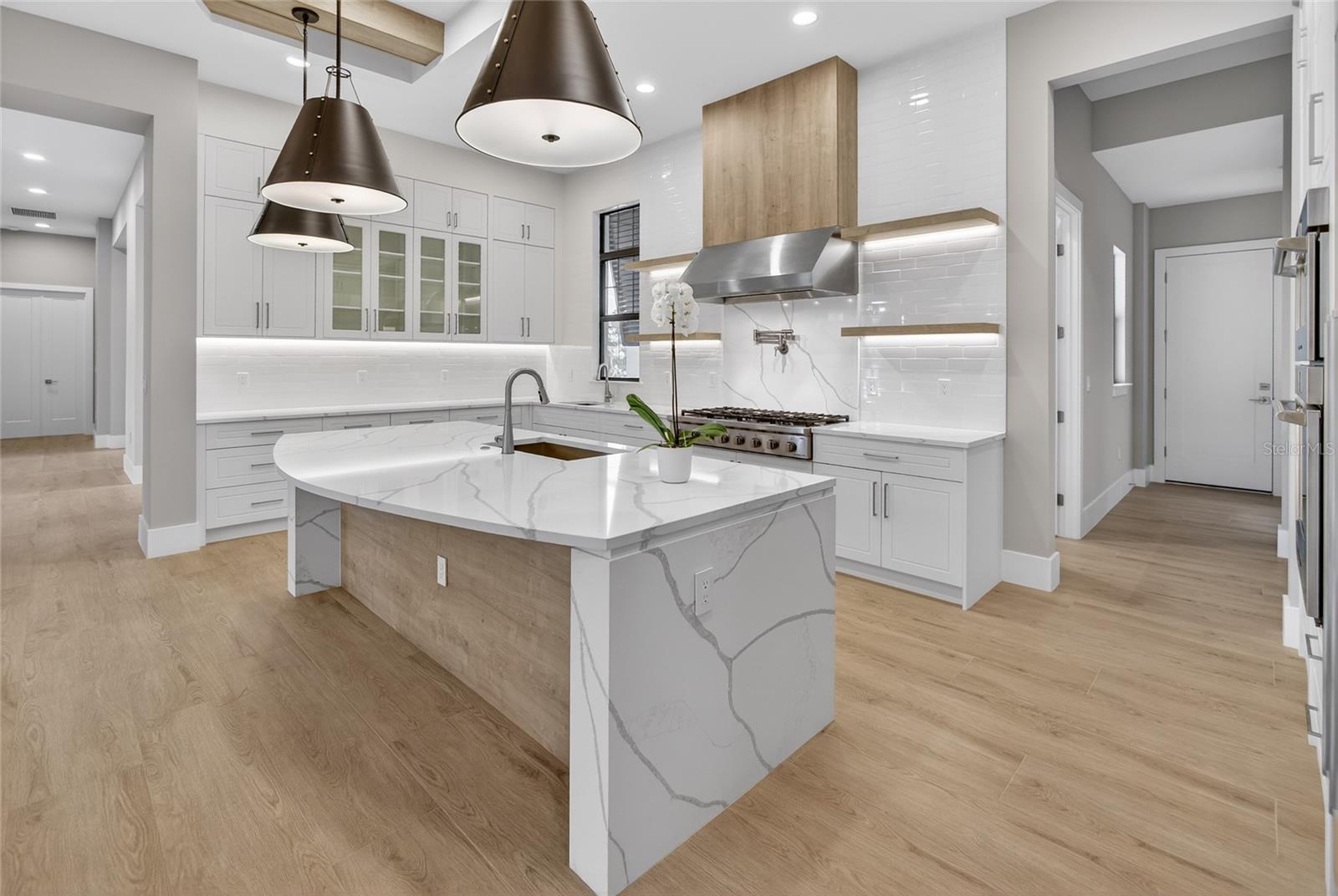 16130 PENDIO DR, BELLA COLLINA, FL, 34756