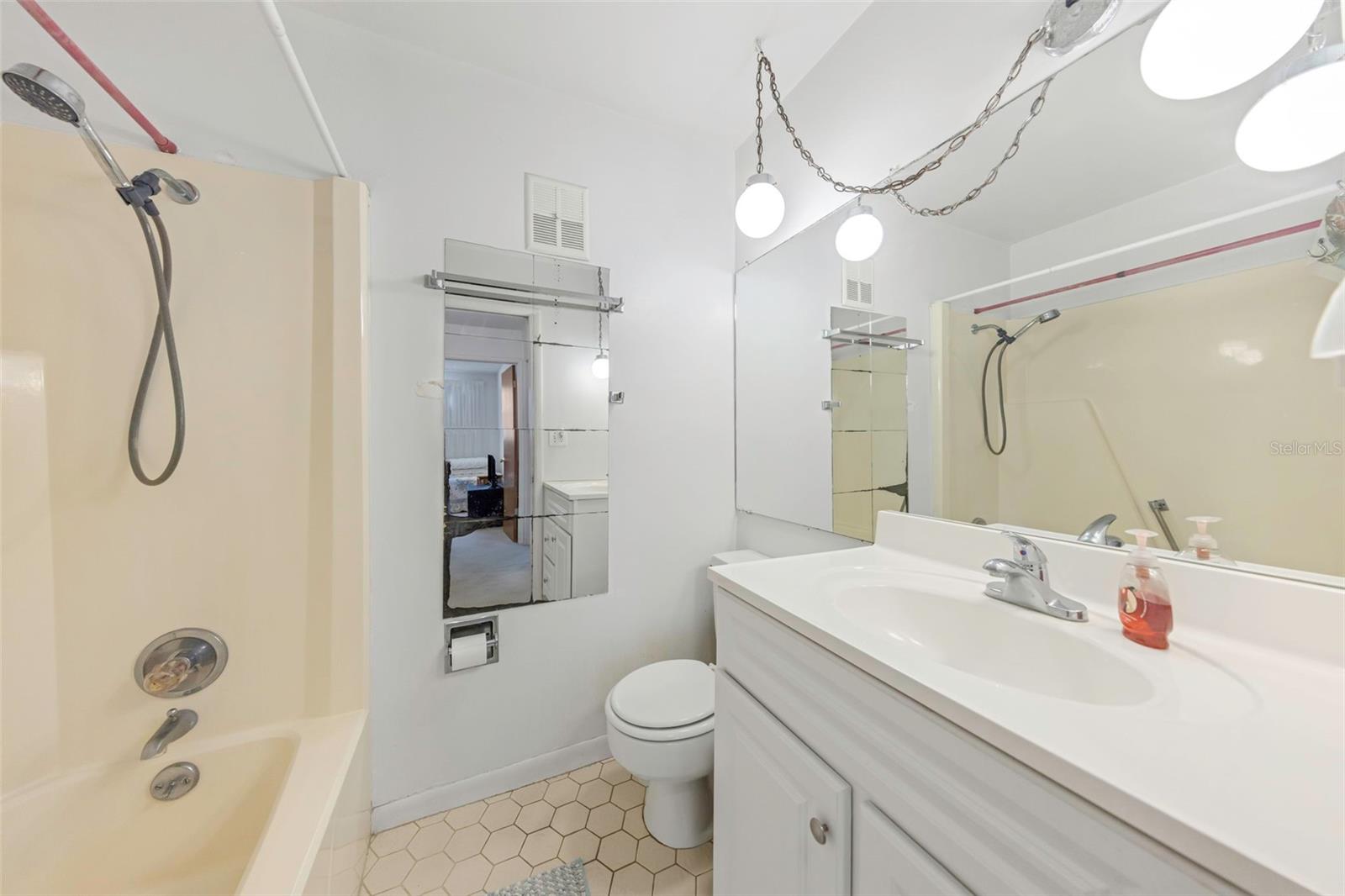 5750 80TH ST N #B-206, ST PETERSBURG, FL, 33709