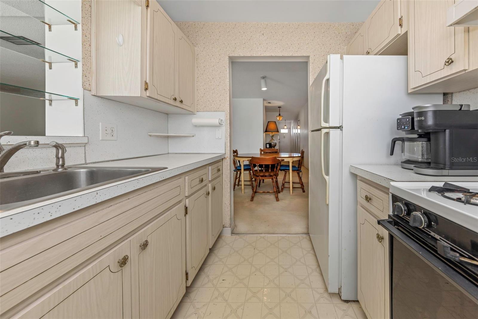 5750 80TH ST N #B-206, ST PETERSBURG, FL, 33709
