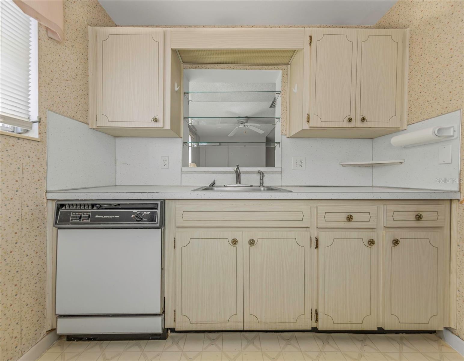 5750 80TH ST N #B-206, ST PETERSBURG, FL, 33709
