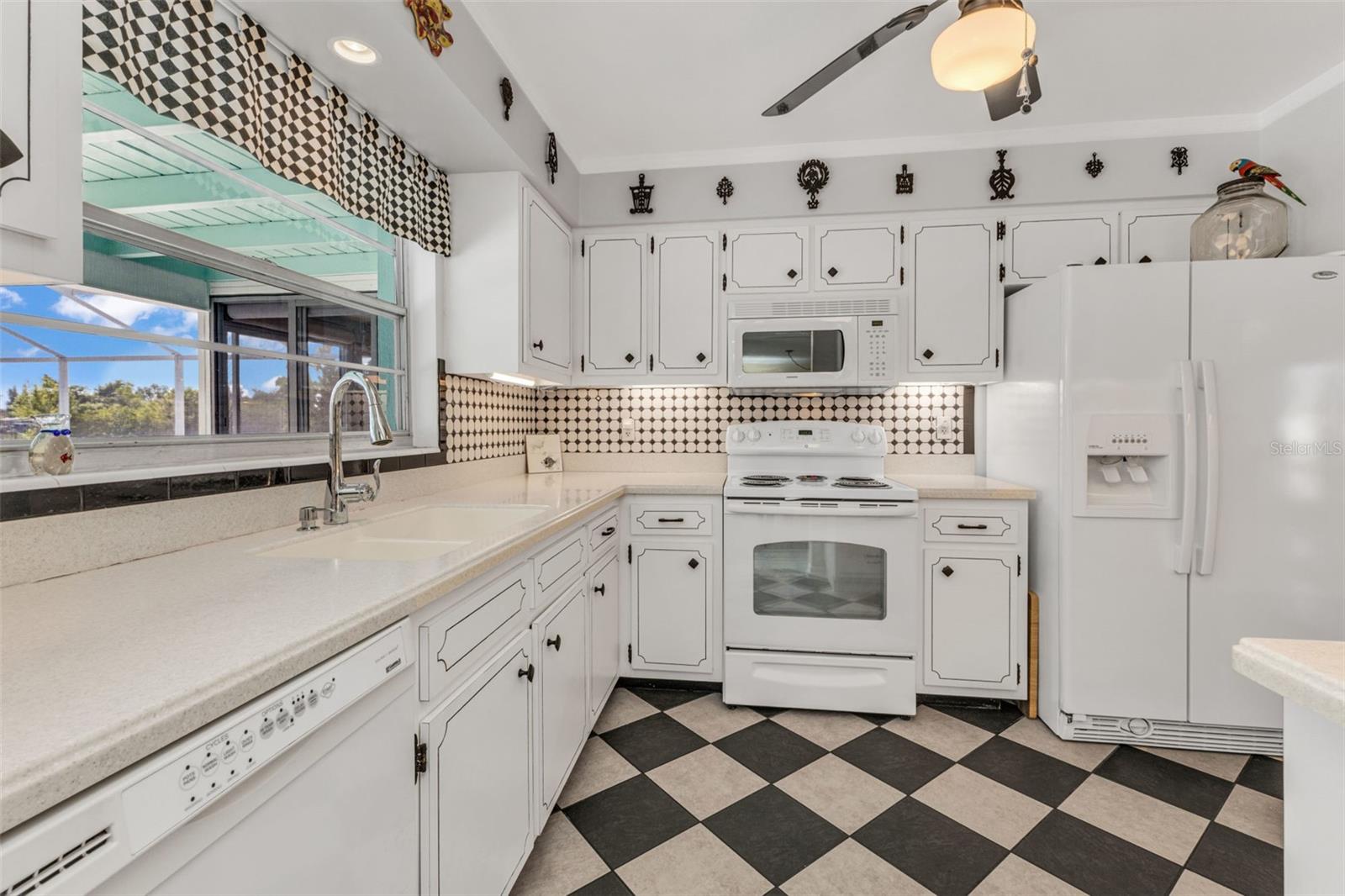 137 BEDFORD DR NE, PORT CHARLOTTE, FL, 33952