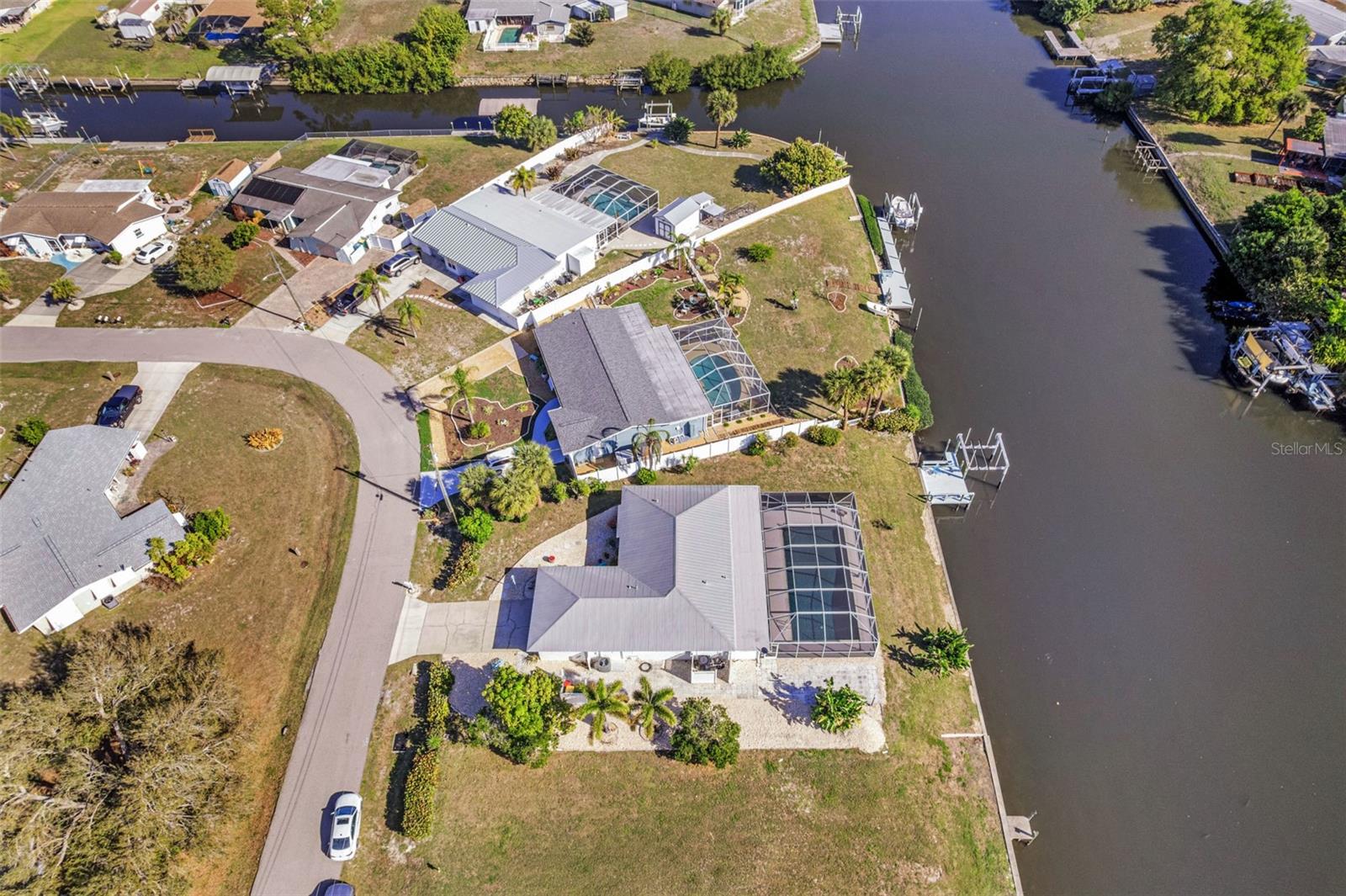 137 BEDFORD DR NE, PORT CHARLOTTE, FL, 33952