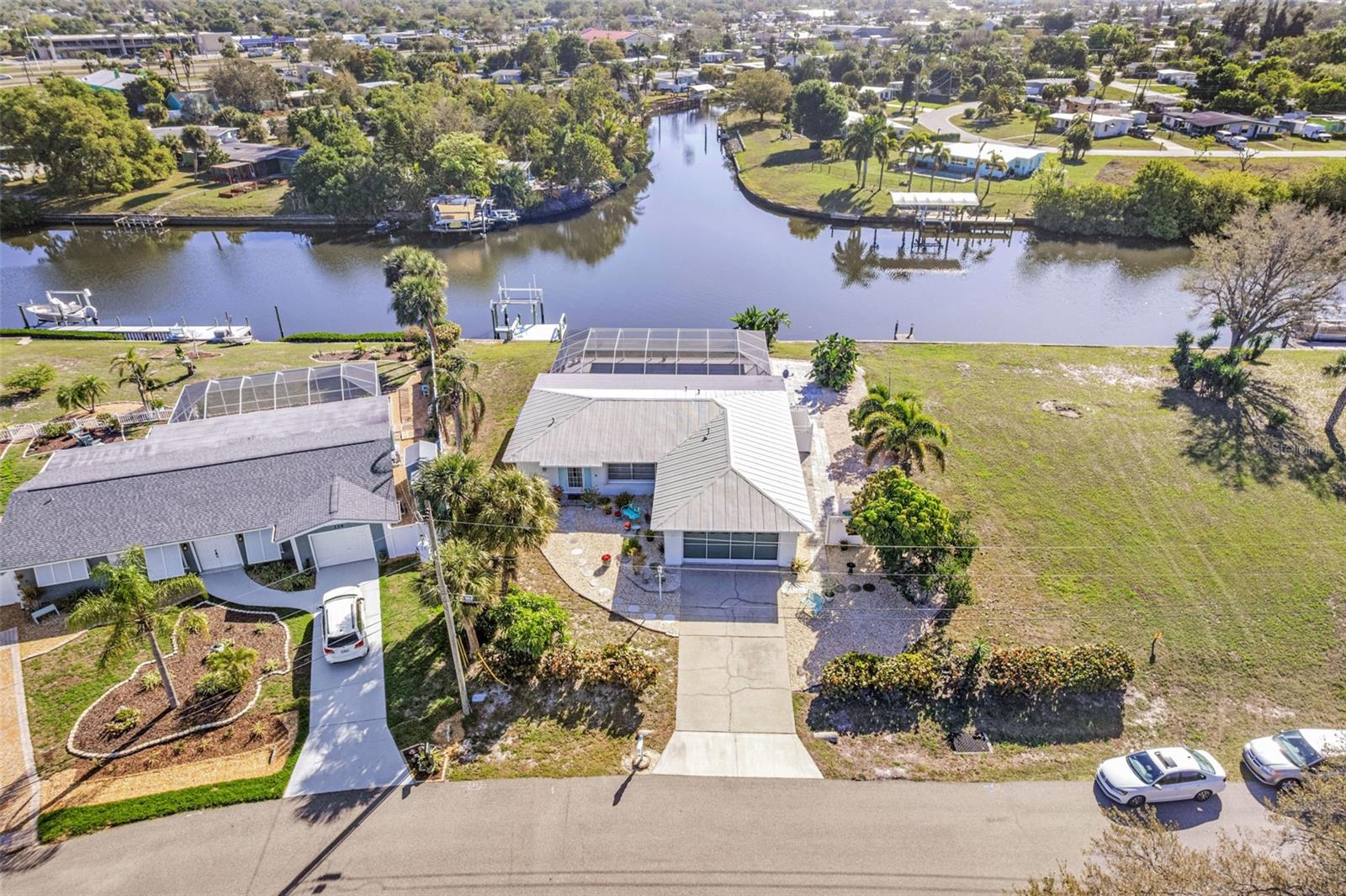137 BEDFORD DR NE, PORT CHARLOTTE, FL, 33952