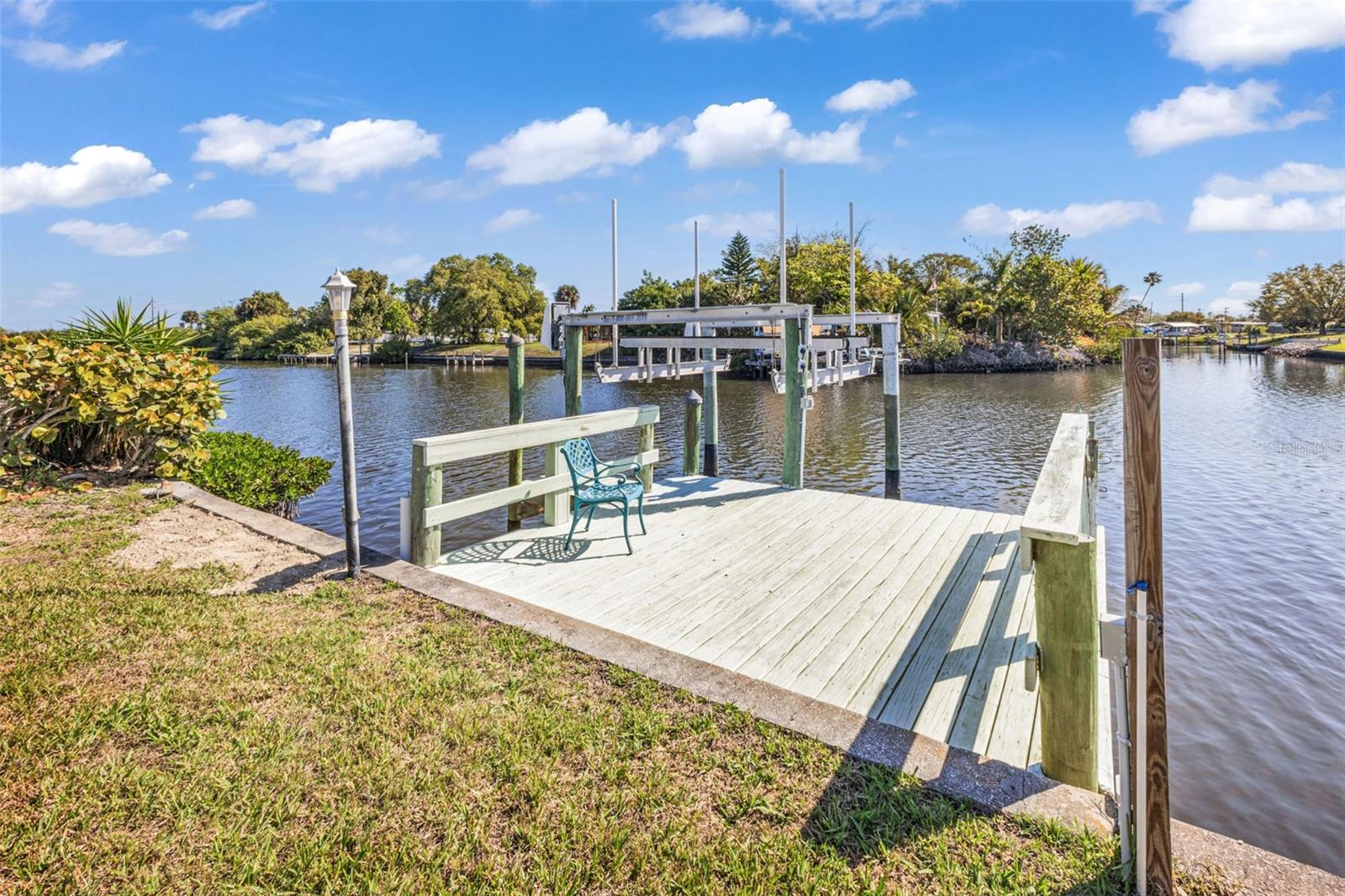 137 BEDFORD DR NE, PORT CHARLOTTE, FL, 33952