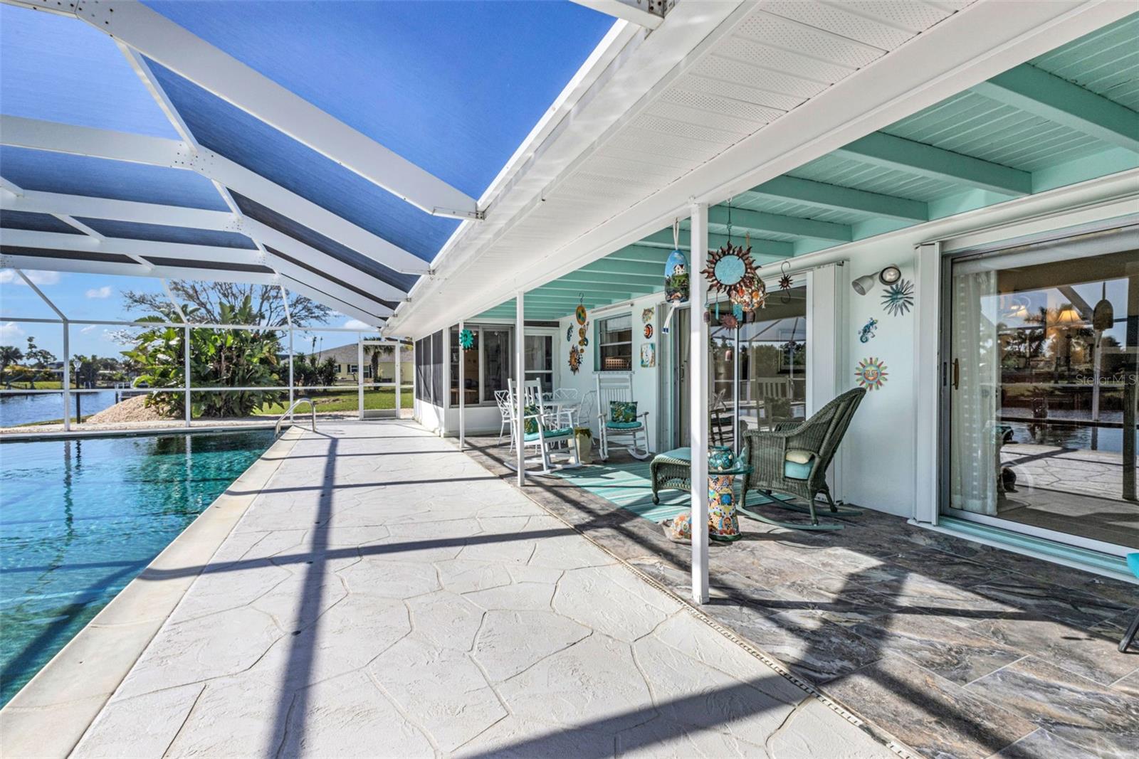 137 BEDFORD DR NE, PORT CHARLOTTE, FL, 33952