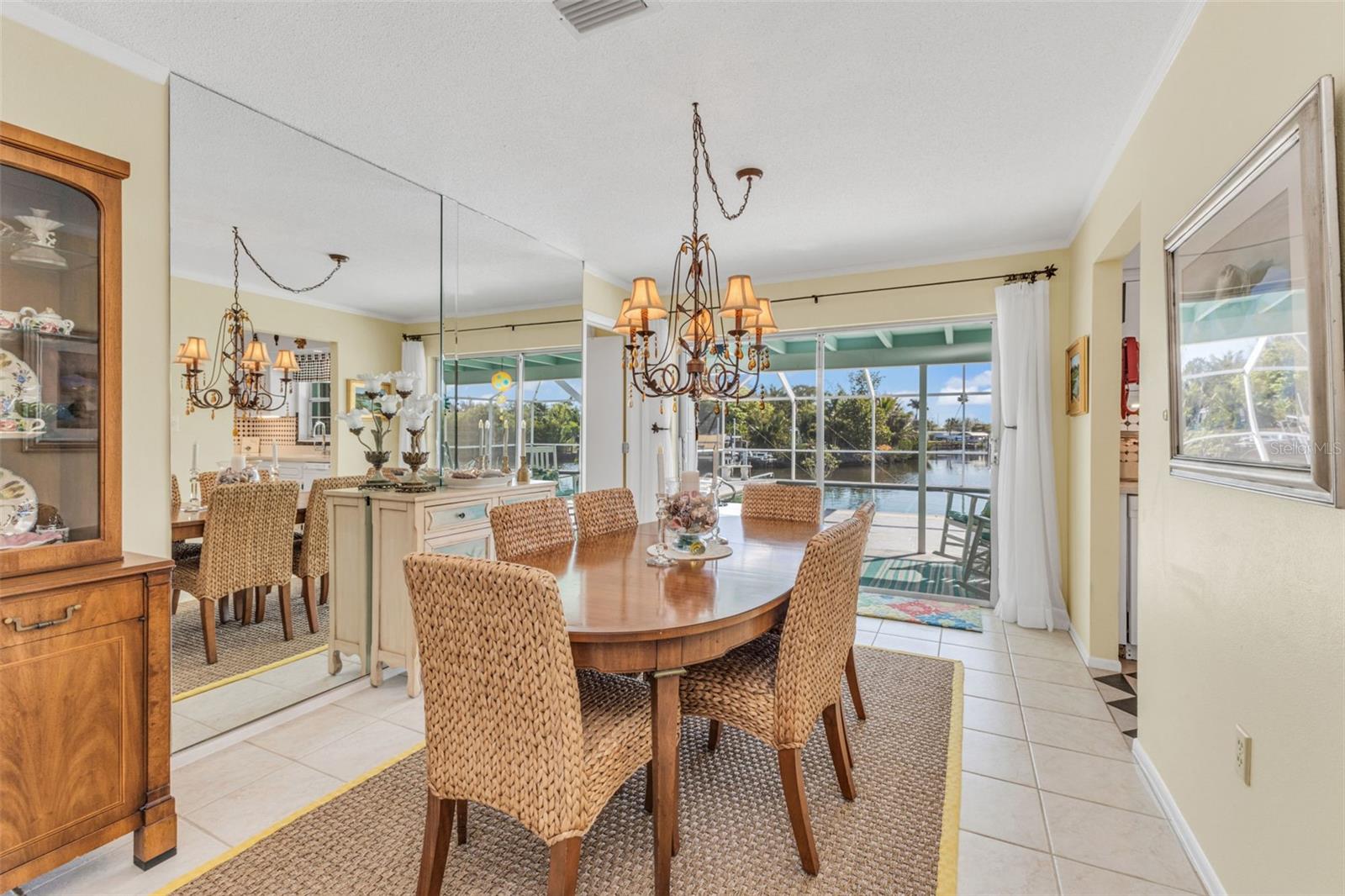 137 BEDFORD DR NE, PORT CHARLOTTE, FL, 33952