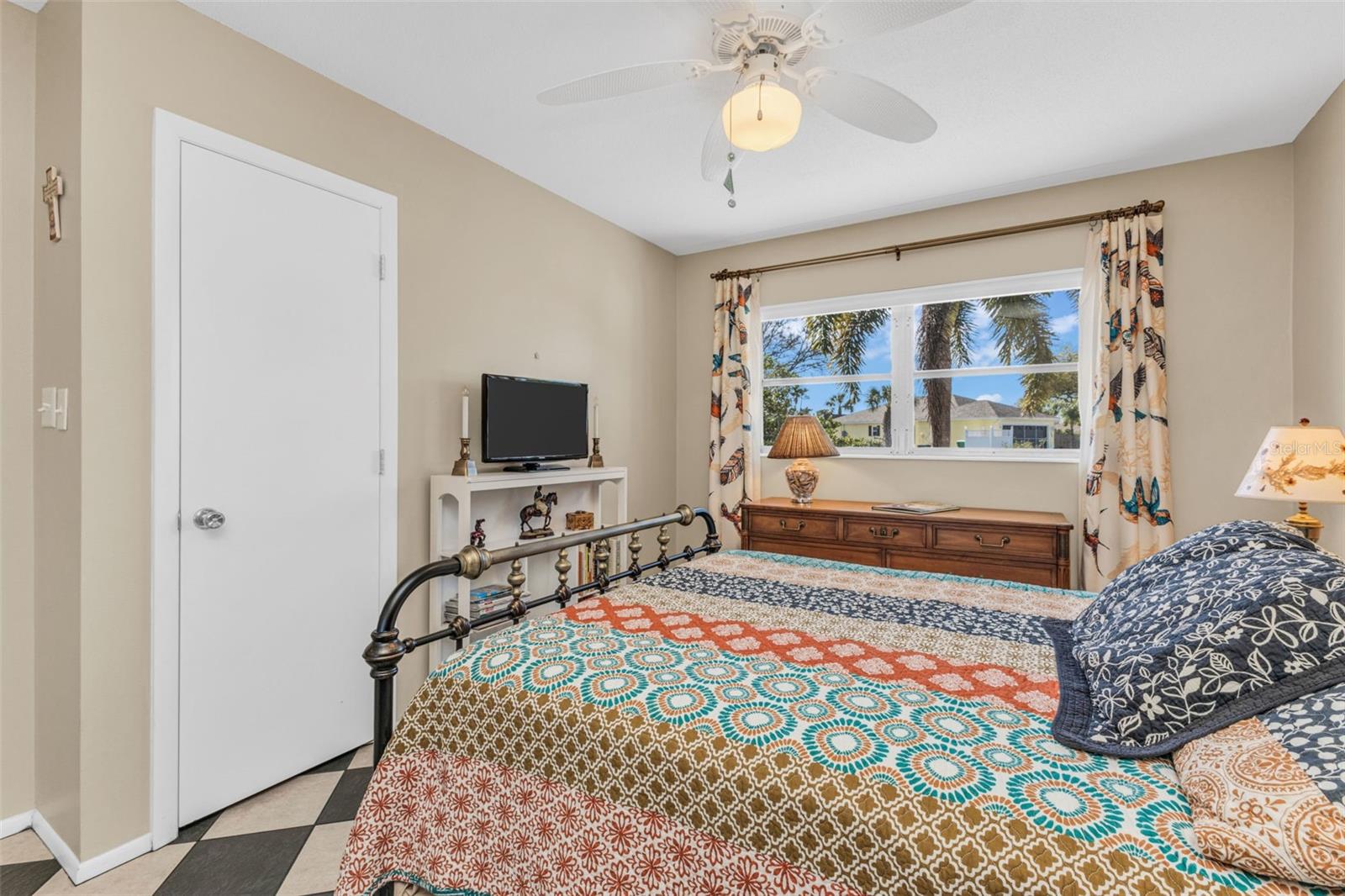 137 BEDFORD DR NE, PORT CHARLOTTE, FL, 33952