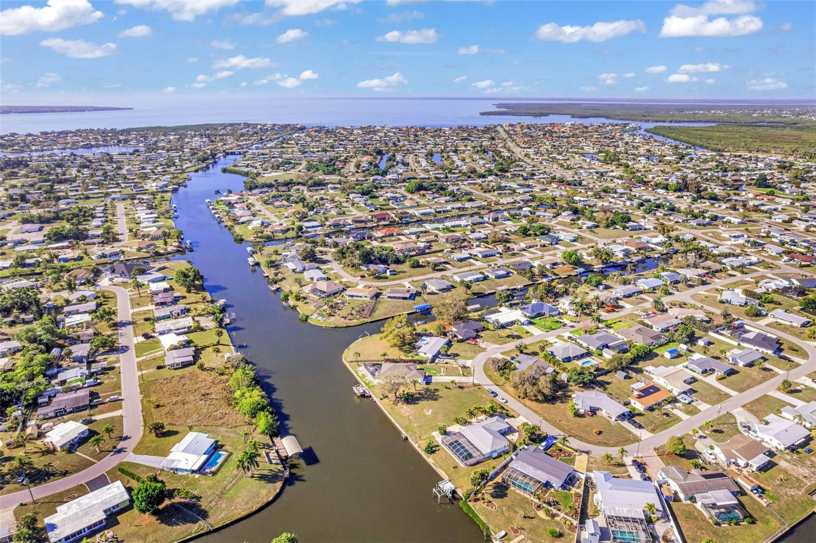137 BEDFORD DR NE, PORT CHARLOTTE, FL, 33952