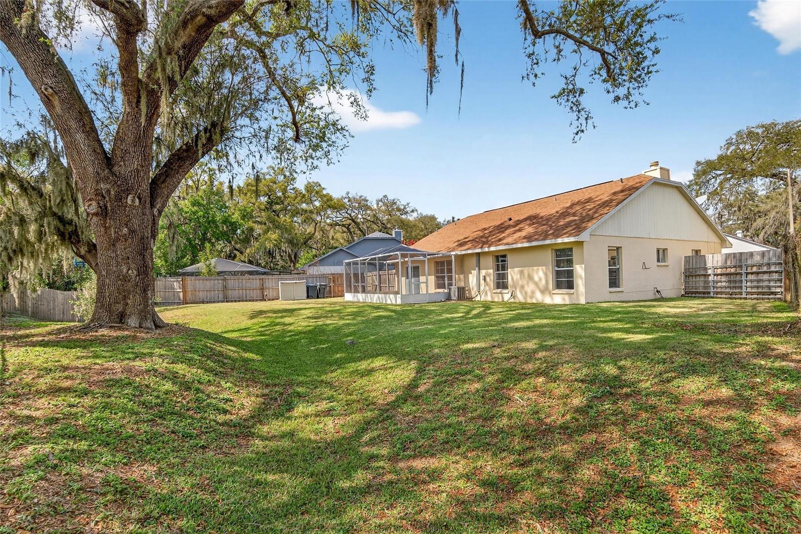 2043 SHADOW PINE DR, BRANDON, FL, 33511