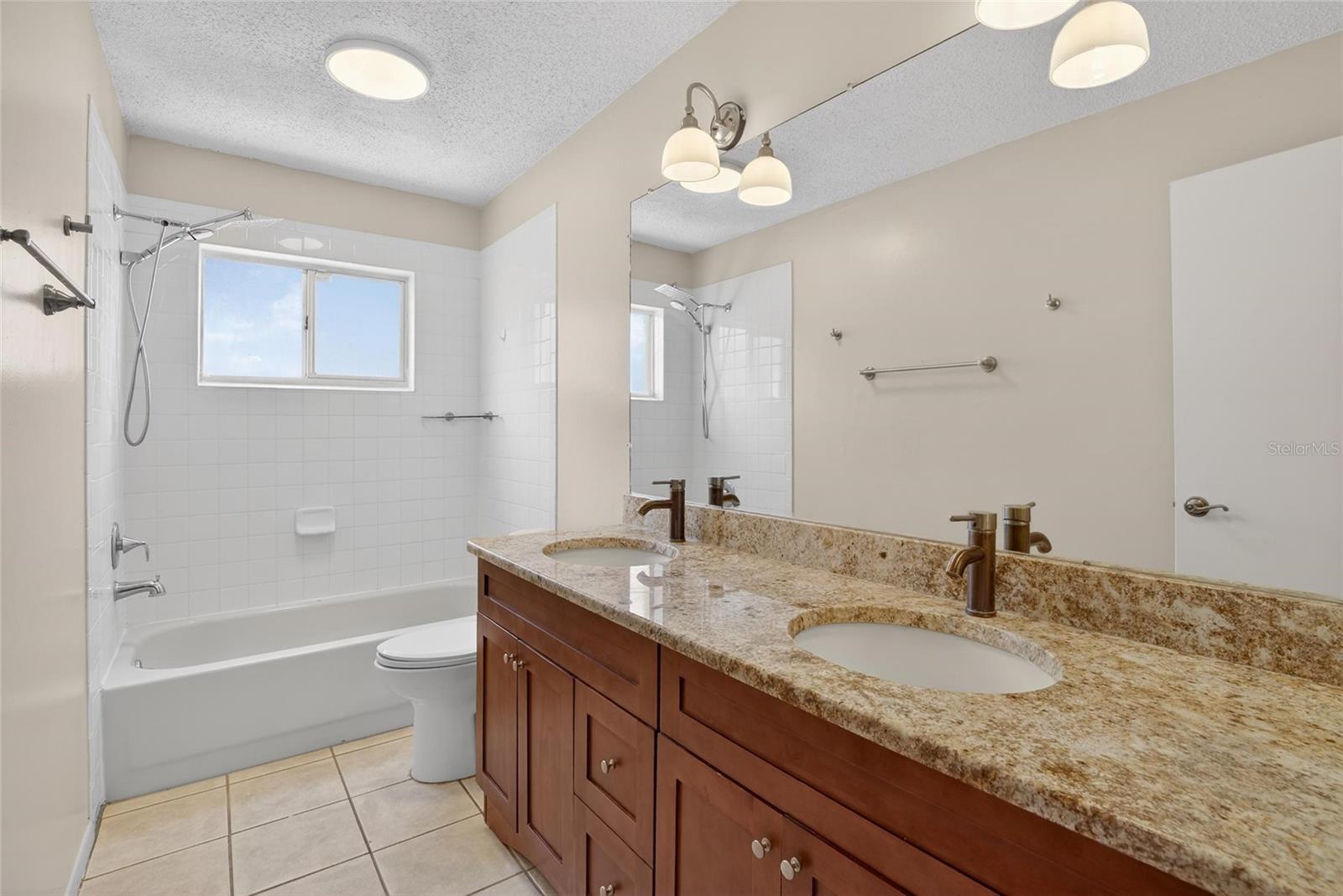 2043 SHADOW PINE DR, BRANDON, FL, 33511