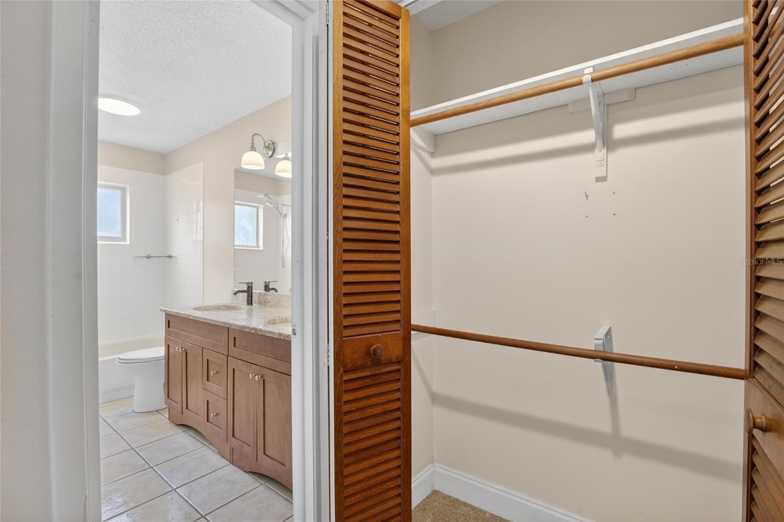 2043 SHADOW PINE DR, BRANDON, FL, 33511