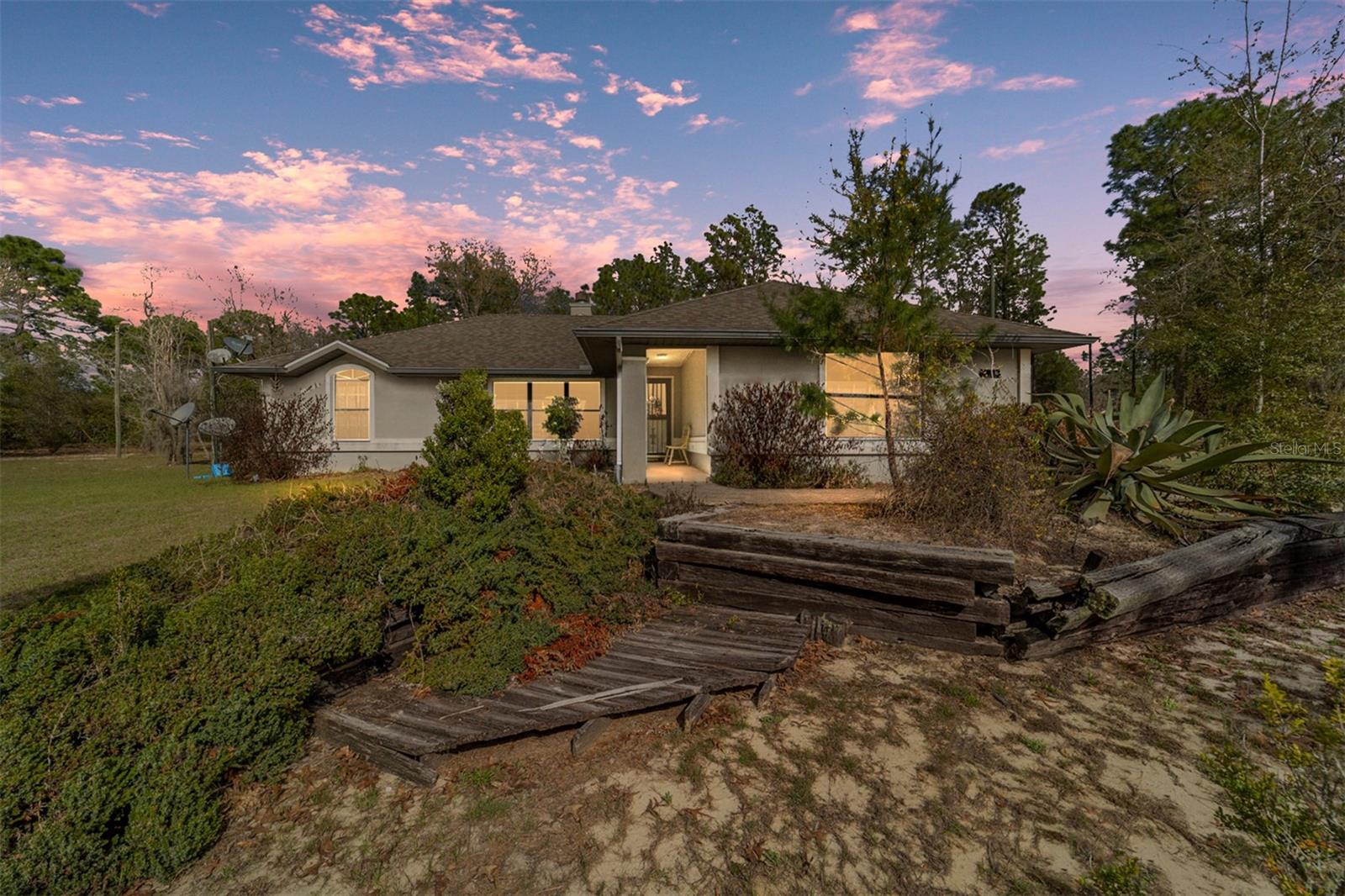 102 WHIRLWIND WAY, HAWTHORNE, FL, 32640