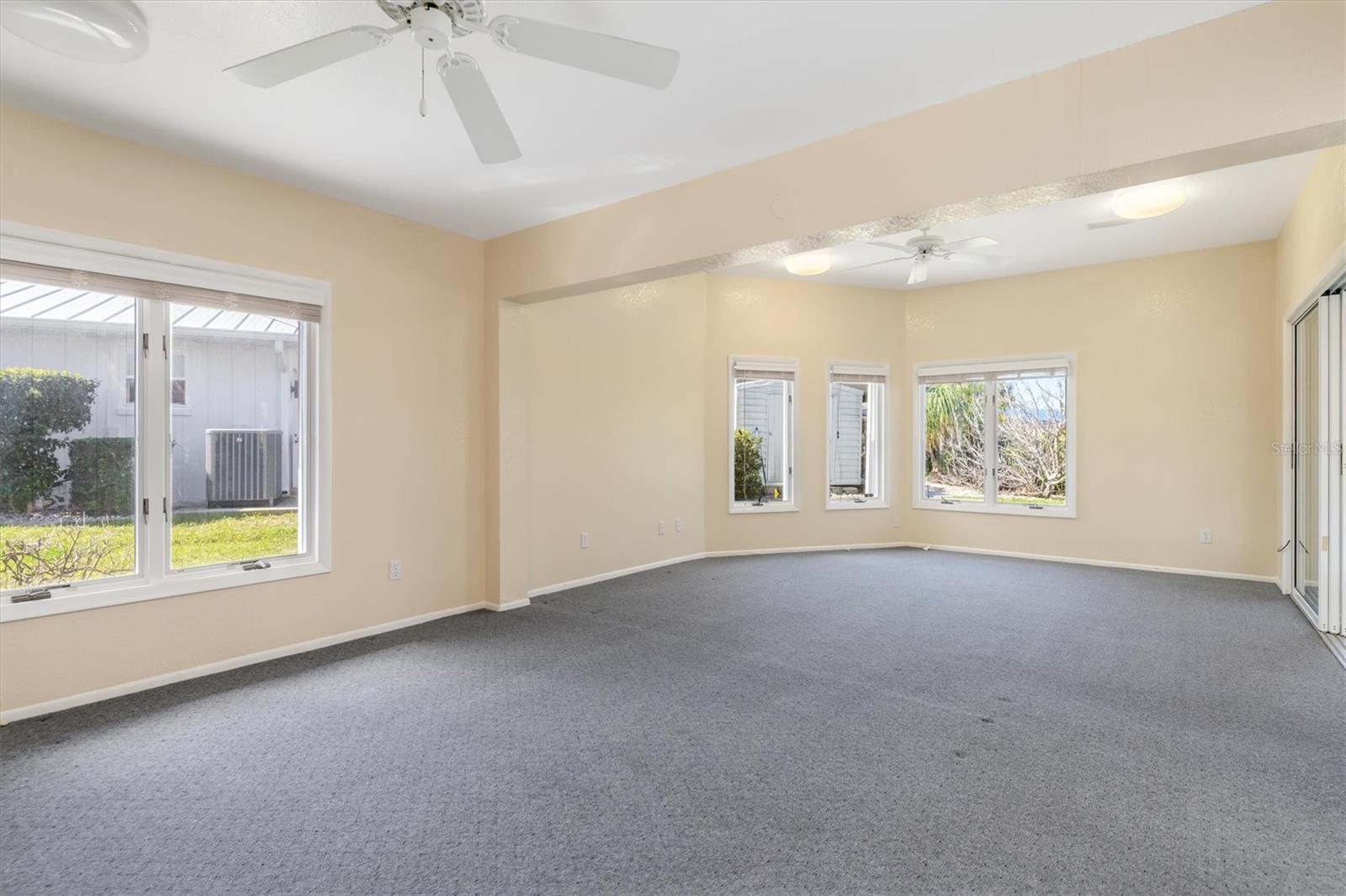 4405 HARBOR BLVD, PORT CHARLOTTE, FL, 33952