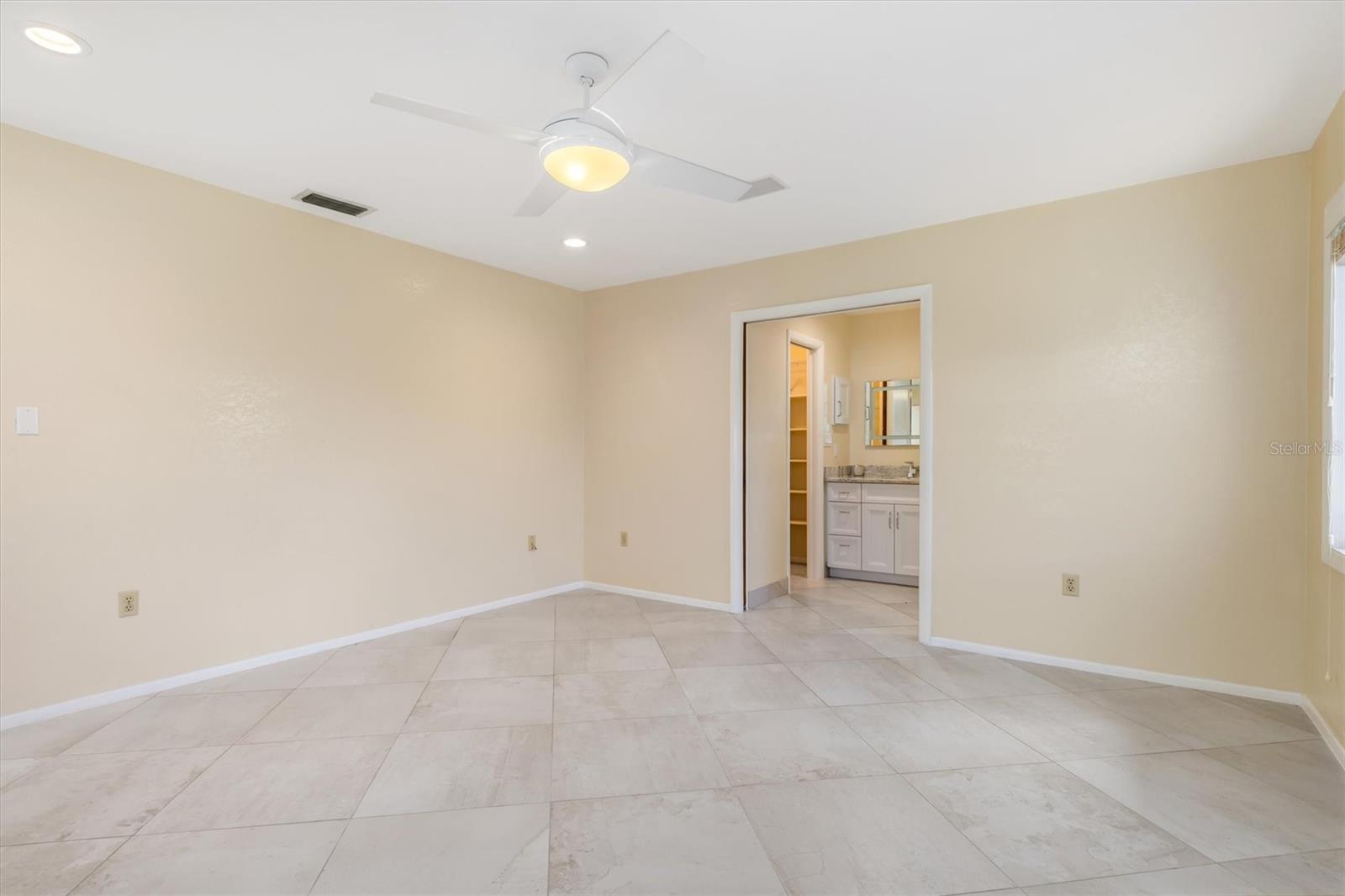 4405 HARBOR BLVD, PORT CHARLOTTE, FL, 33952